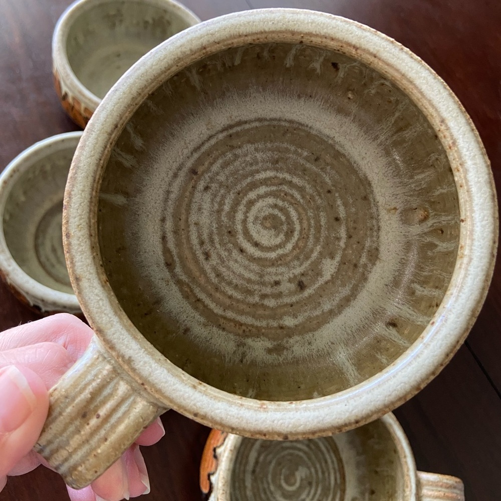 Set of 6 Studio Pottery large Handled Bowls or Shallow Large Mug Signed & Stamp - Picture 3 of 12